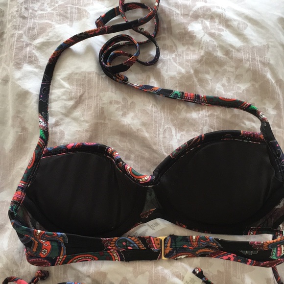 Victoria’s Secret Black Paisley Print Bikini - Picture 5 of 6
